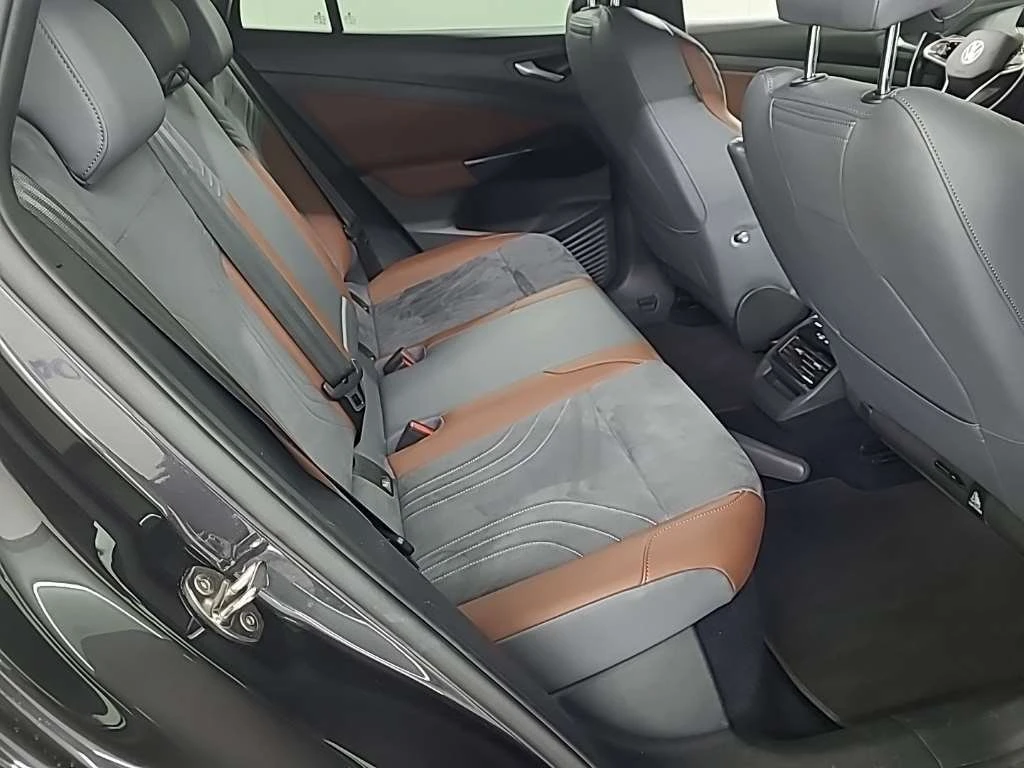 VW ID.4, снимка 13 - Автомобили и джипове - 53959604
