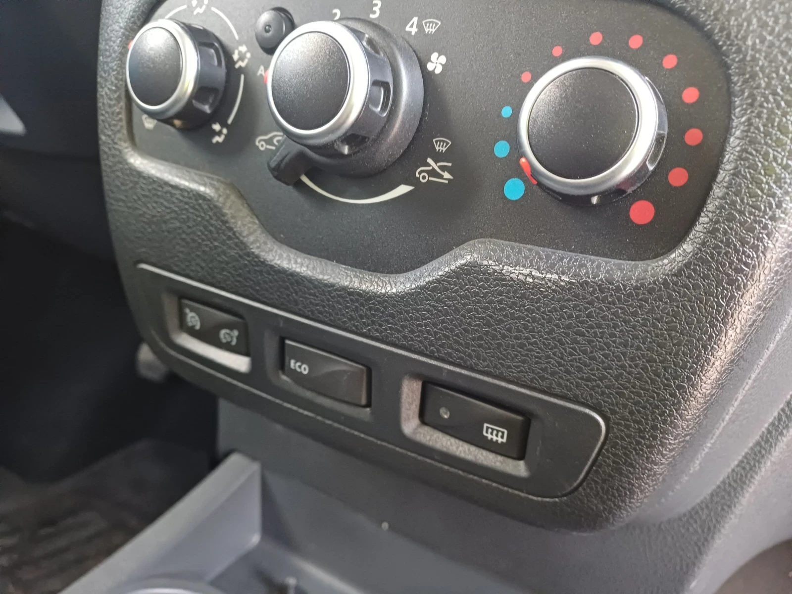 Dacia Dokker 1.6 gas klima, снимка 8 - Автомобили и джипове - 54058862