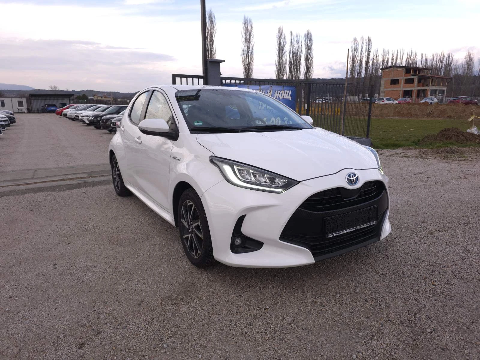 Toyota Yaris 1.5 Hybrid e-CVT Джанти| Камера| Матрични фарове, снимка 2 - Автомобили и джипове - 54074879