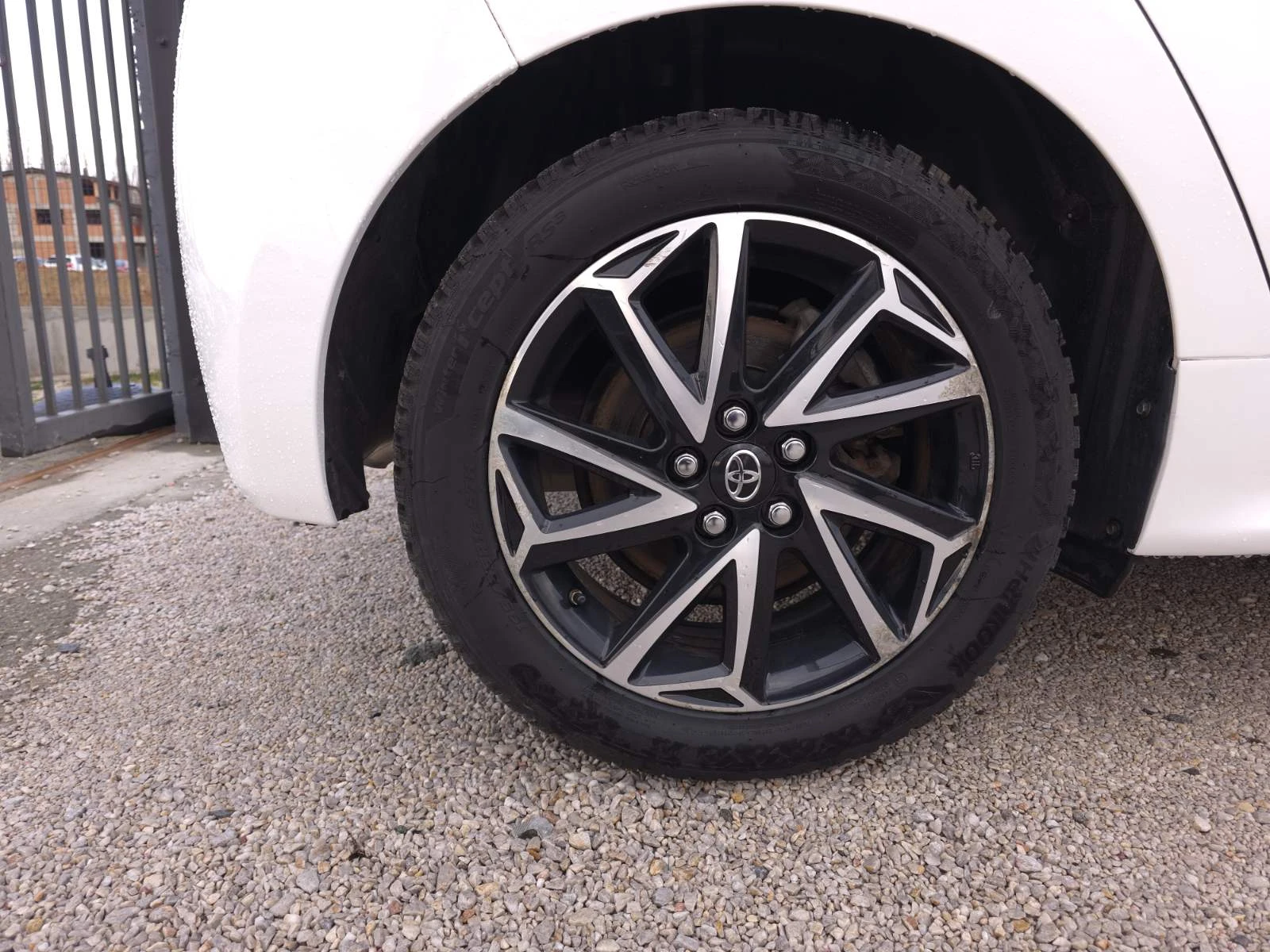 Toyota Yaris 1.5 Hybrid e-CVT Джанти| Камера| Матрични фарове, снимка 16 - Автомобили и джипове - 54074879