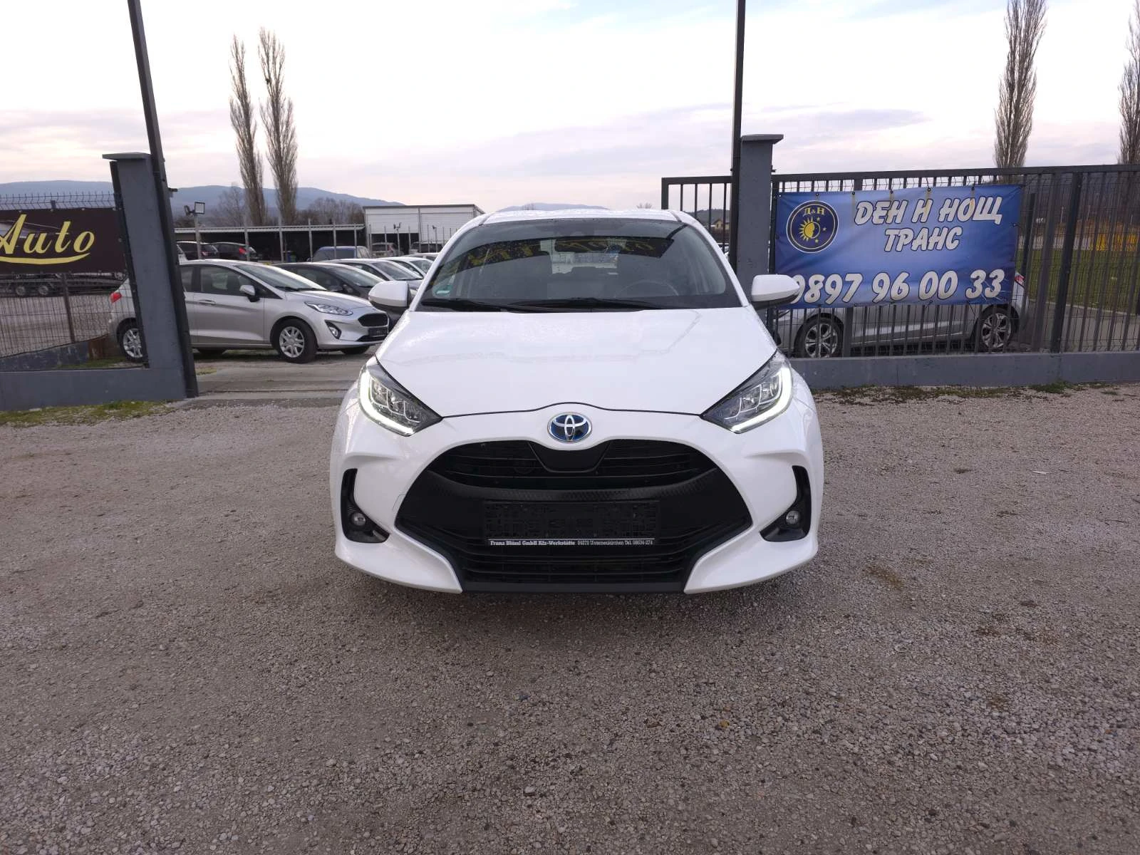 Toyota Yaris 1.5 Hybrid e-CVT Джанти| Камера| Матрични фарове, снимка 3 - Автомобили и джипове - 54074879