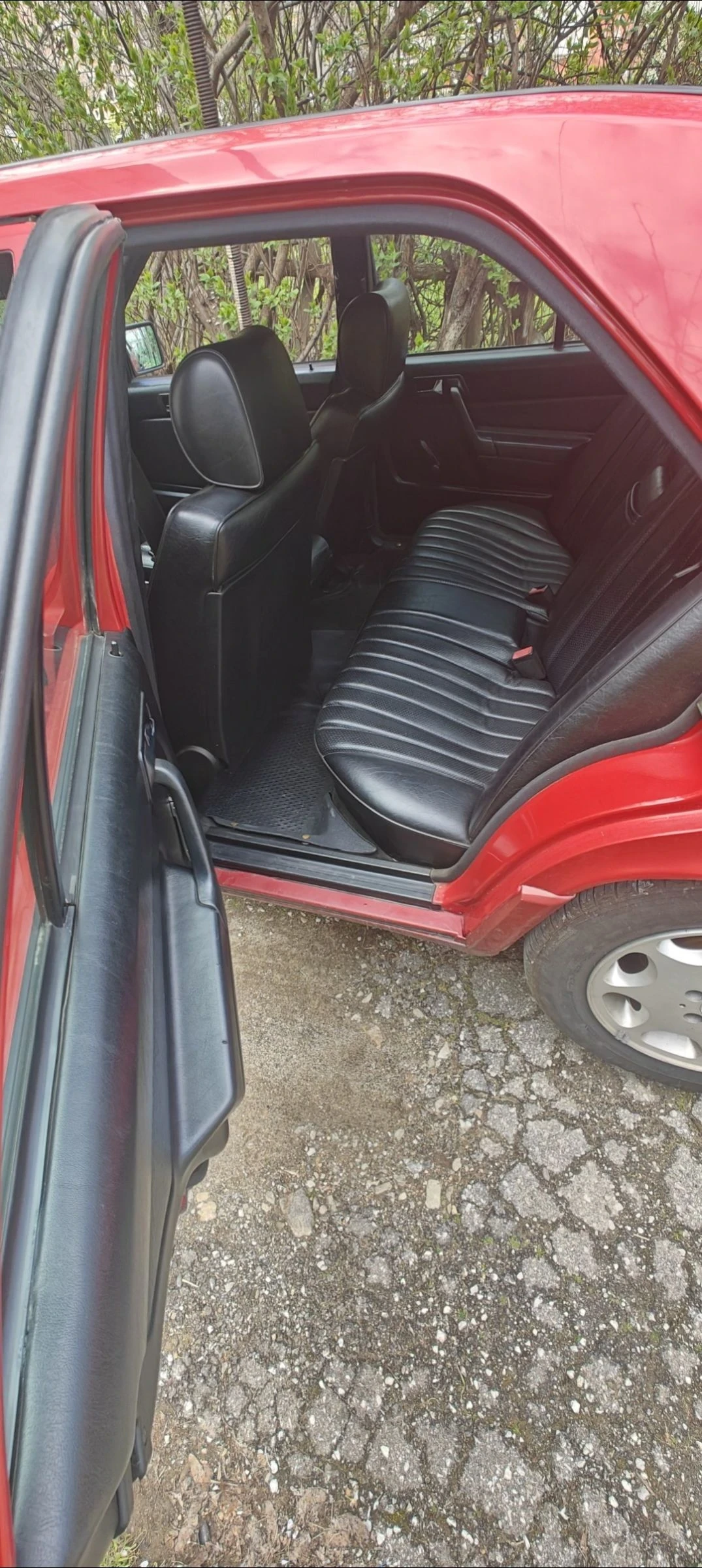 Mercedes-Benz 190, снимка 4 - Автомобили и джипове - 54129571