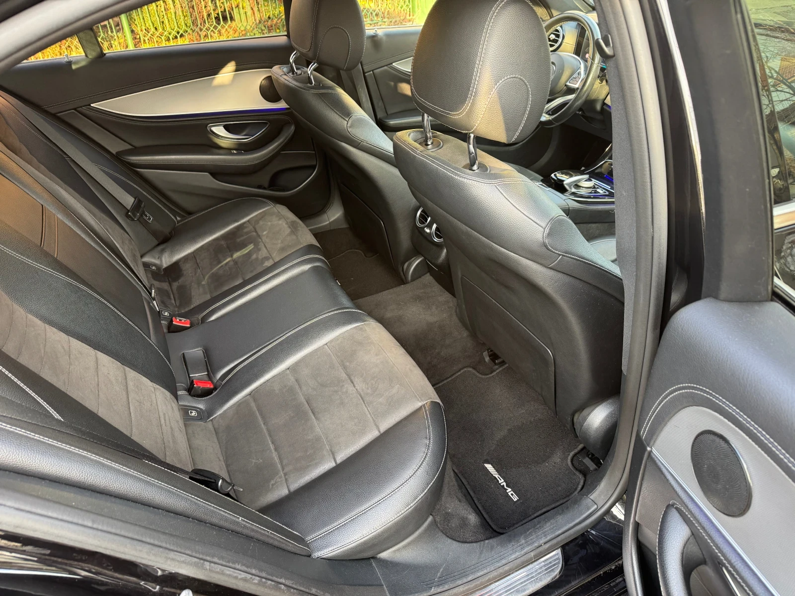 Mercedes-Benz E 220 CDi AMG, снимка 11 - Автомобили и джипове - 54141637