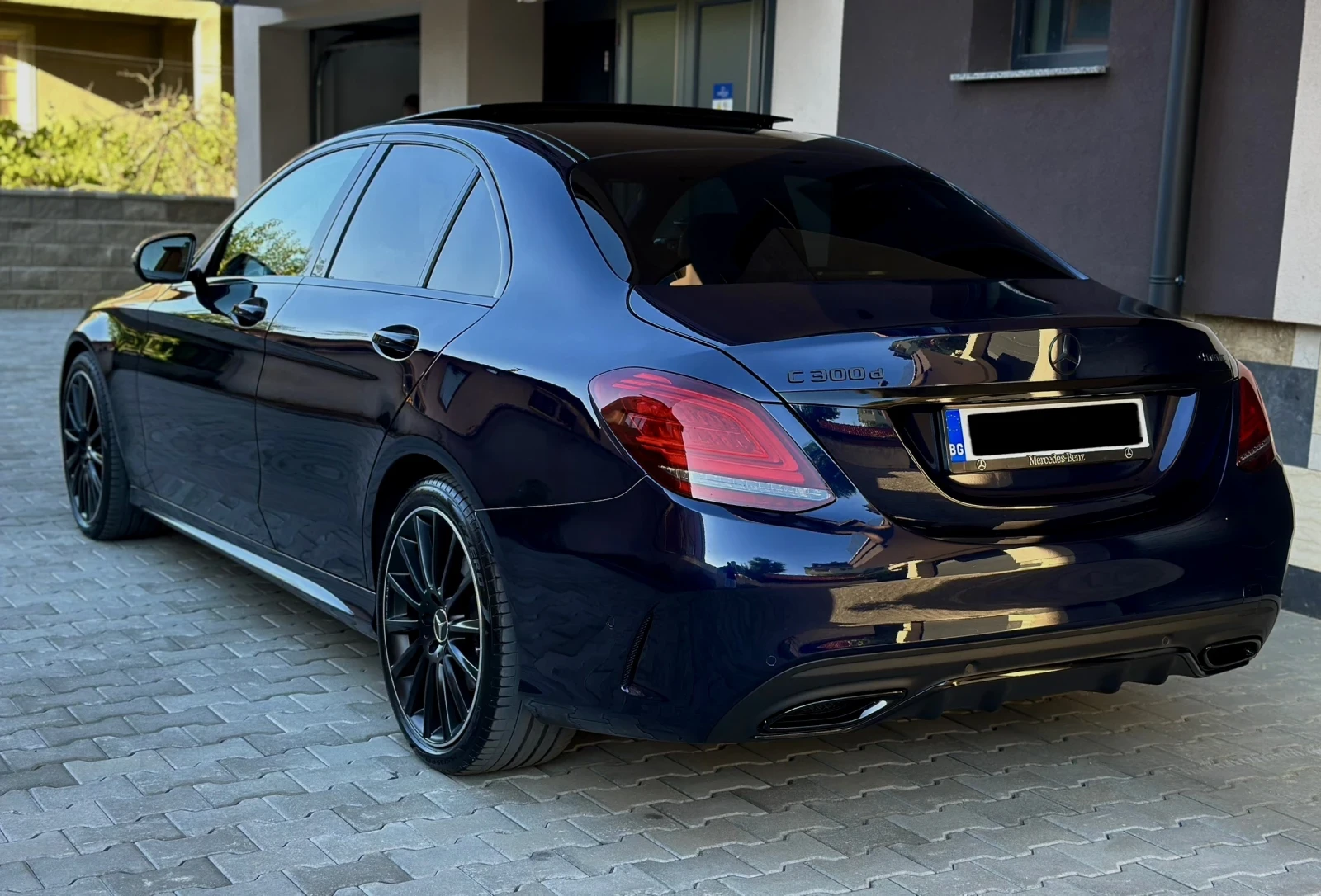 Mercedes-Benz C 220 * FULL* AMG* 4MATIC* BURMESTER* NIGHT PACKAGE* , снимка 8 - Автомобили и джипове - 54756182