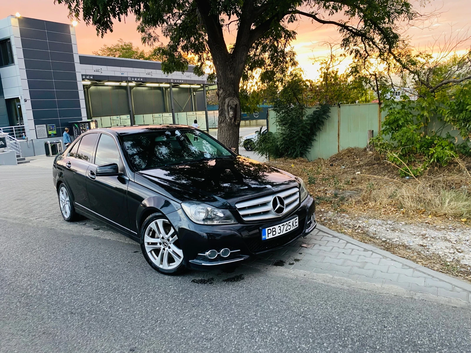 Mercedes-Benz C 200, снимка 2 - Автомобили и джипове - 55653762