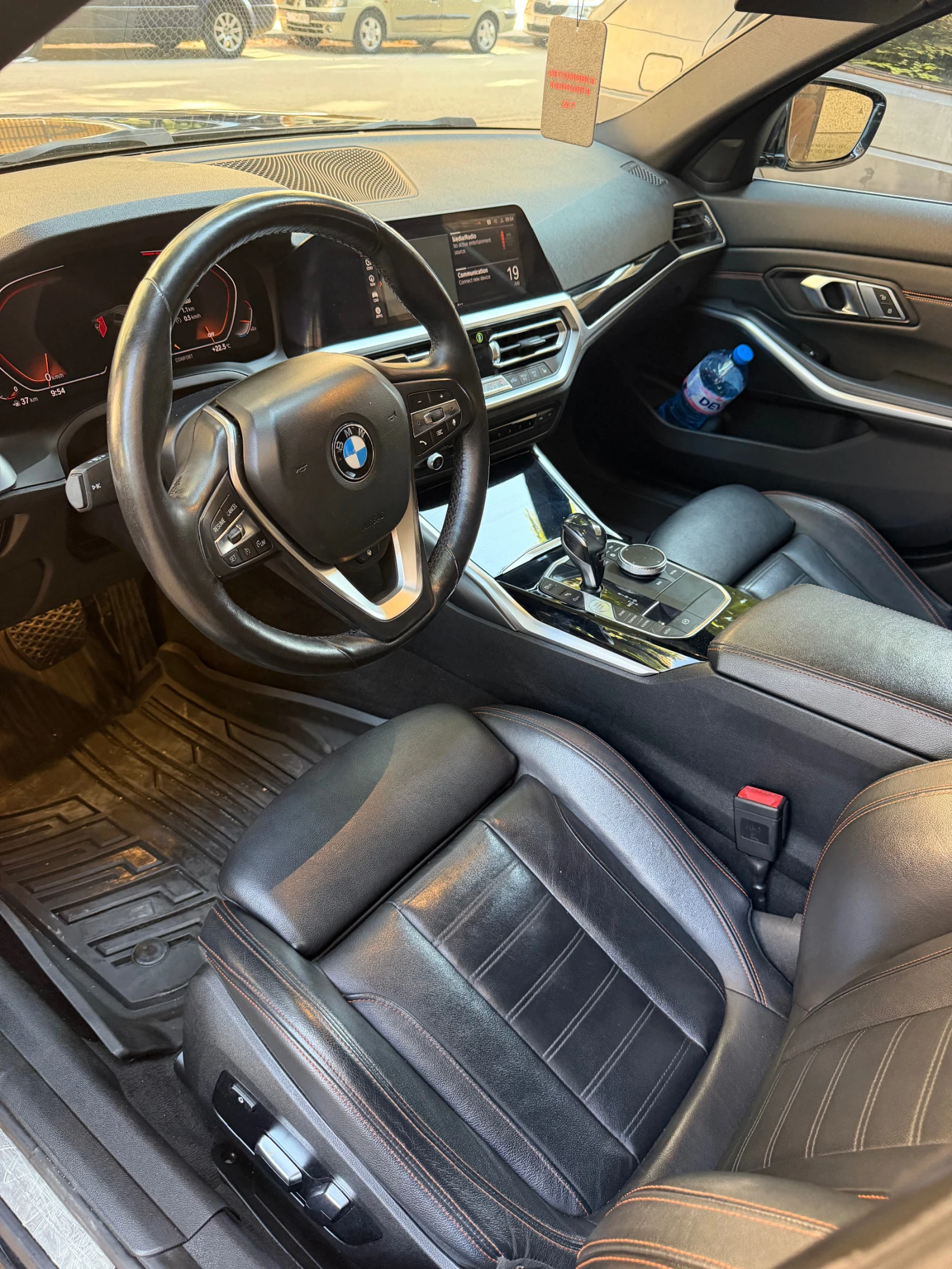 BMW 330 XDrive, снимка 9 - Автомобили и джипове - 55706836