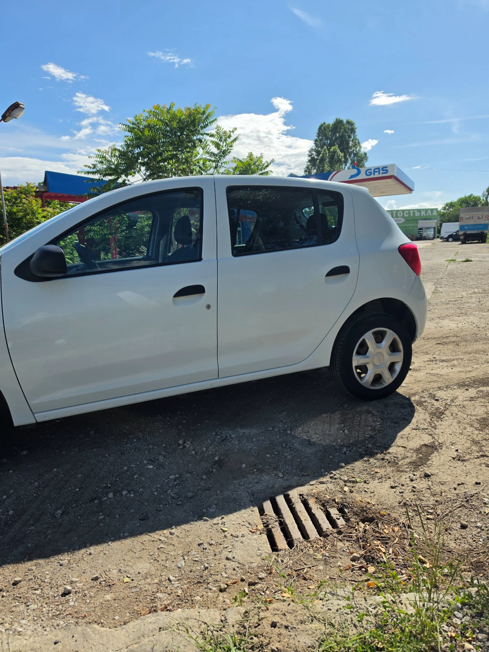 Dacia Sandero, снимка 10 - Автомобили и джипове - 55881917
