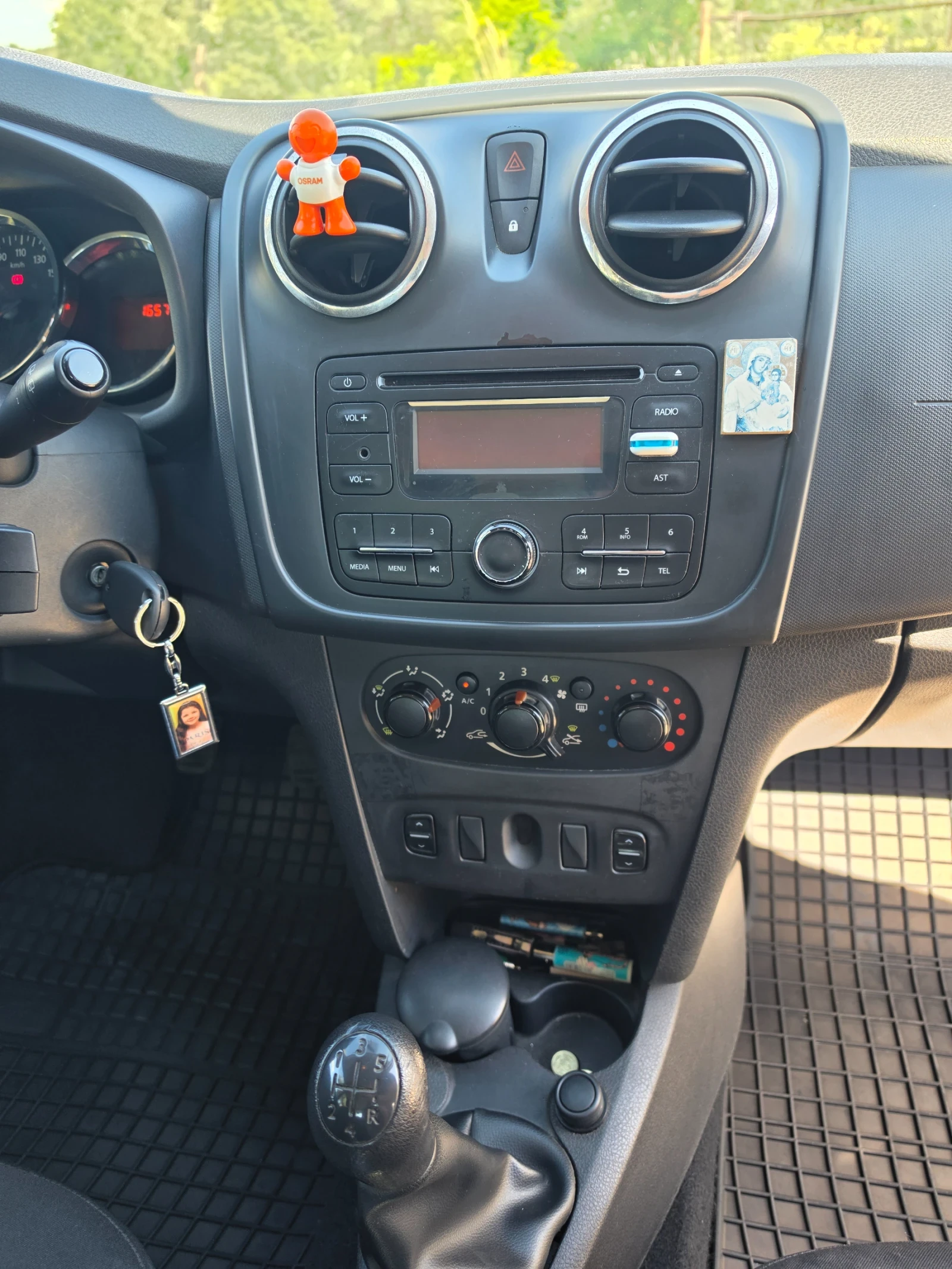 Dacia Sandero, снимка 3 - Автомобили и джипове - 55881917