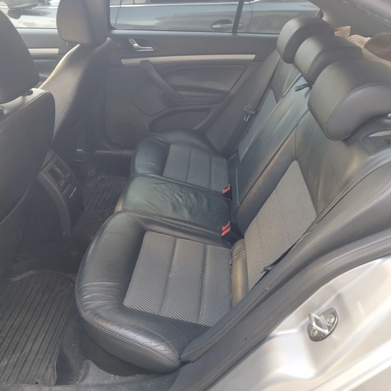 Skoda Octavia 2.0  TDI, снимка 6 - Автомобили и джипове - 55920064