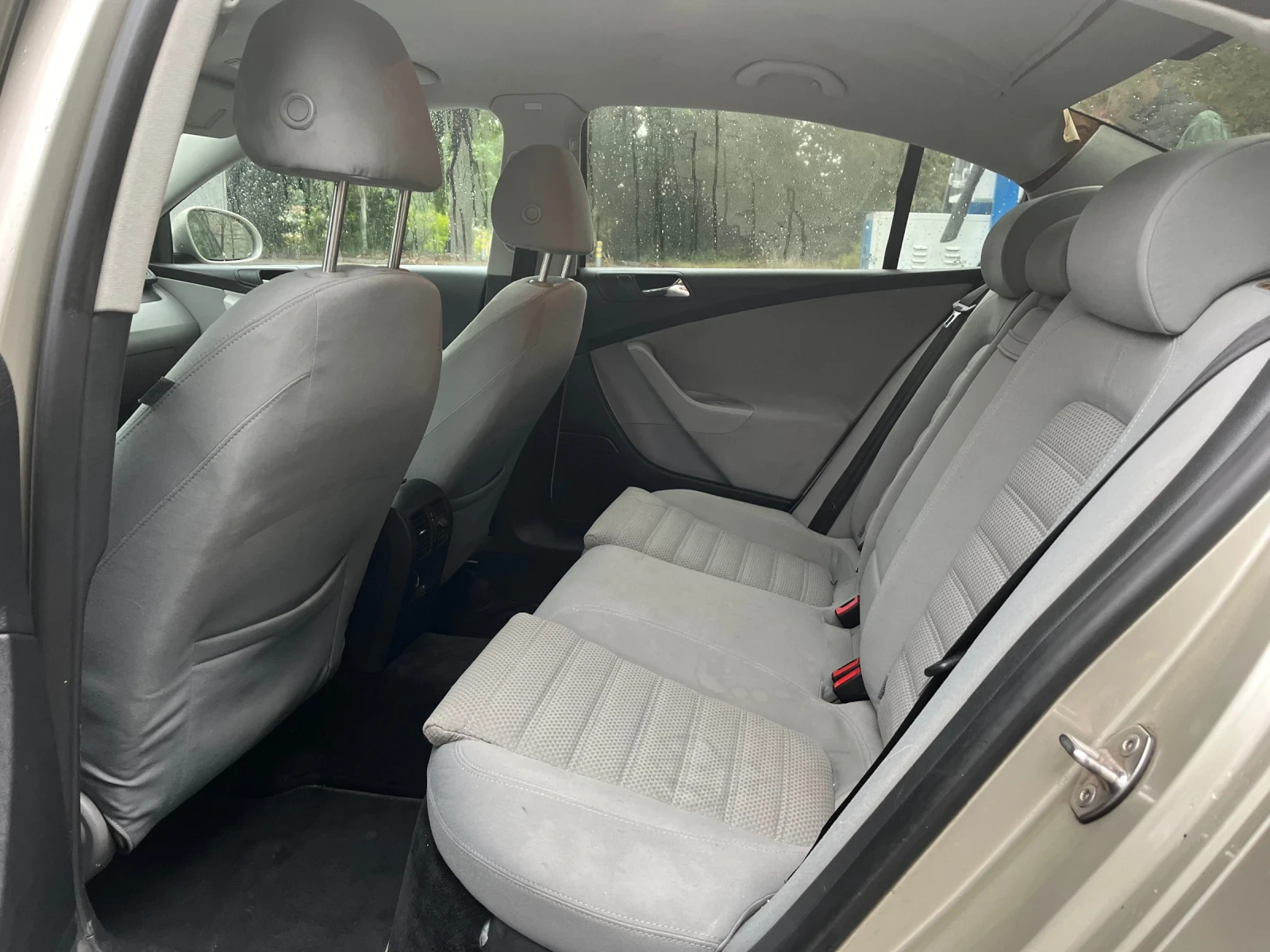 VW Passat 1.9 105кс, снимка 8 - Автомобили и джипове - 56297171