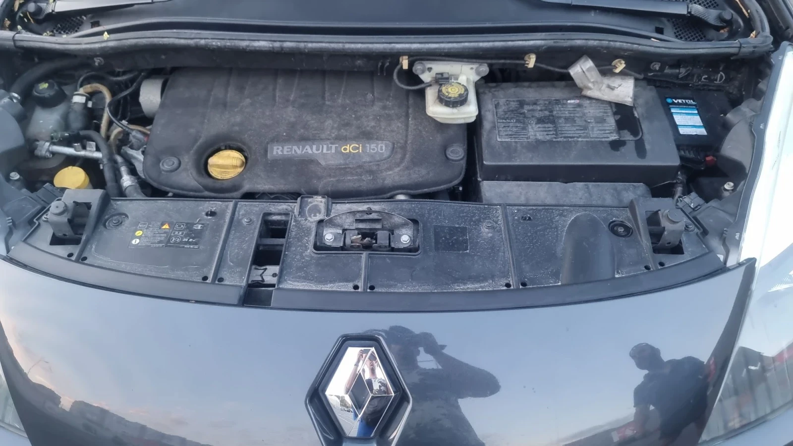 Renault Scenic 2.0Bose, Каско, 2 ключа, снимка 9 - Автомобили и джипове - 56569865