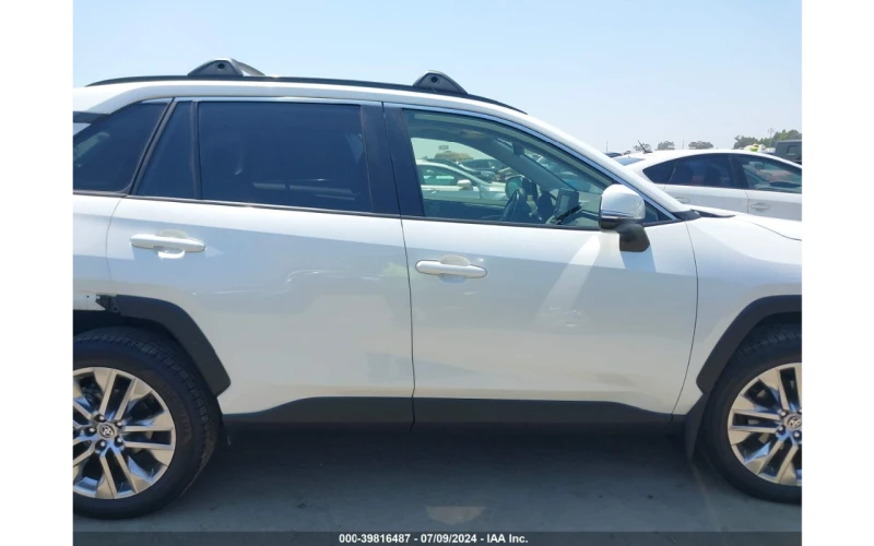 Toyota Rav4 XLE PREMIUM * 2.5L * 203HP * LED * Дистроник, снимка 9 - Автомобили и джипове - 47913705