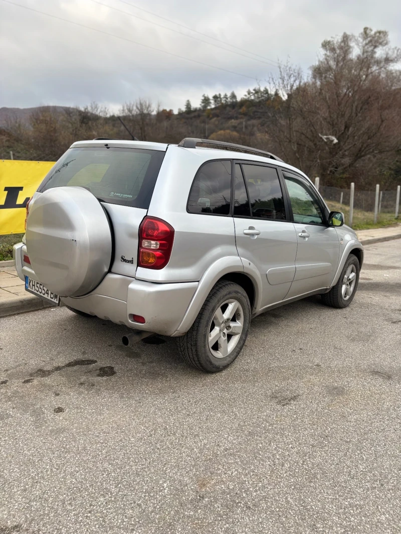 Toyota Rav4 2.0 D4D, снимка 6 - Автомобили и джипове - 47991002