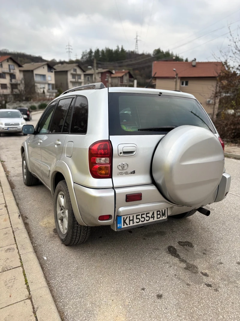 Toyota Rav4 2.0 D4D, снимка 7 - Автомобили и джипове - 47991002