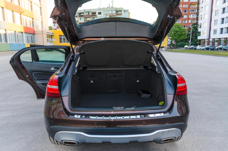 Mercedes-Benz GLA 220 4 matic, снимка 17 - Автомобили и джипове - 52356674