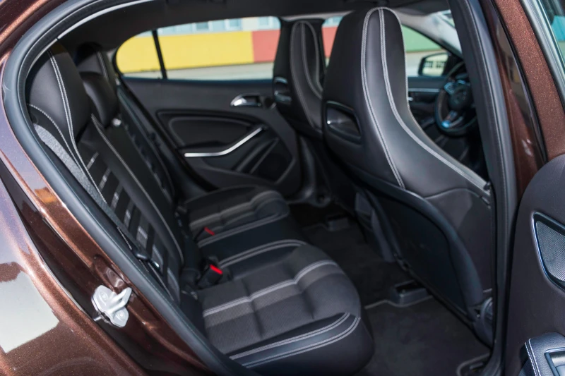 Mercedes-Benz GLA 220 4 matic, снимка 12 - Автомобили и джипове - 52356674