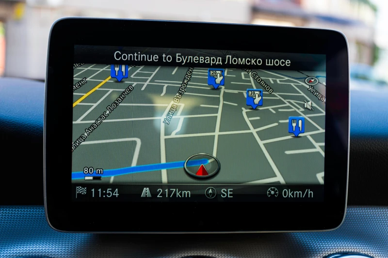 Mercedes-Benz GLA 220 4 matic, снимка 9 - Автомобили и джипове - 52356674