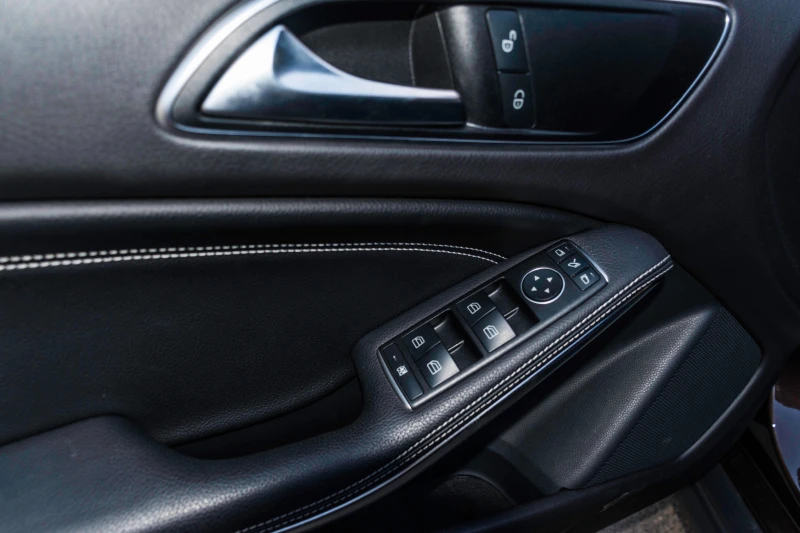 Mercedes-Benz GLA 220 4 matic, снимка 16 - Автомобили и джипове - 52356674