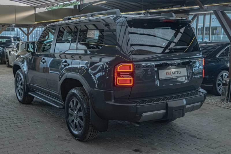 Toyota Land cruiser J250/i-Force MAX/4WD/Обдухване/Lane Assist/Virtual, снимка 5 - Автомобили и джипове - 52266013