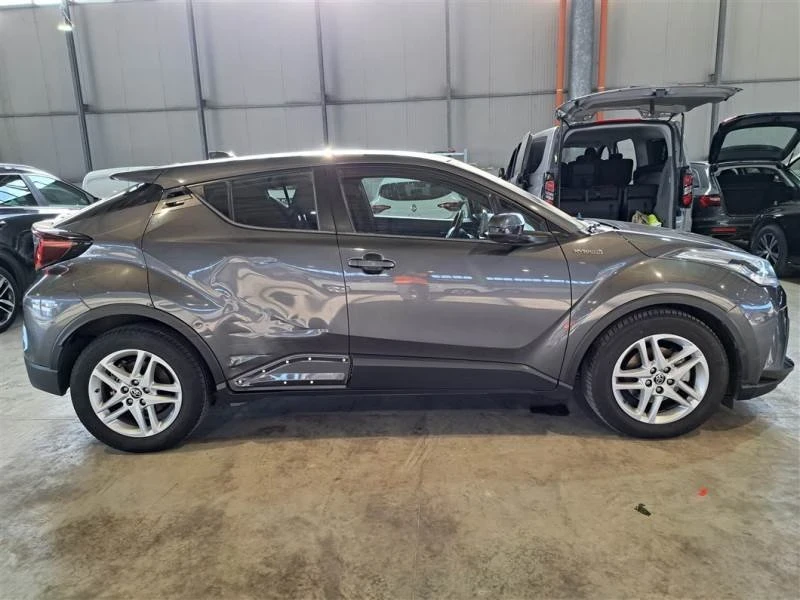 Toyota C-HR 1.8/57000км/Забележки/Keyless/Камера/Подгрев - изображение 5