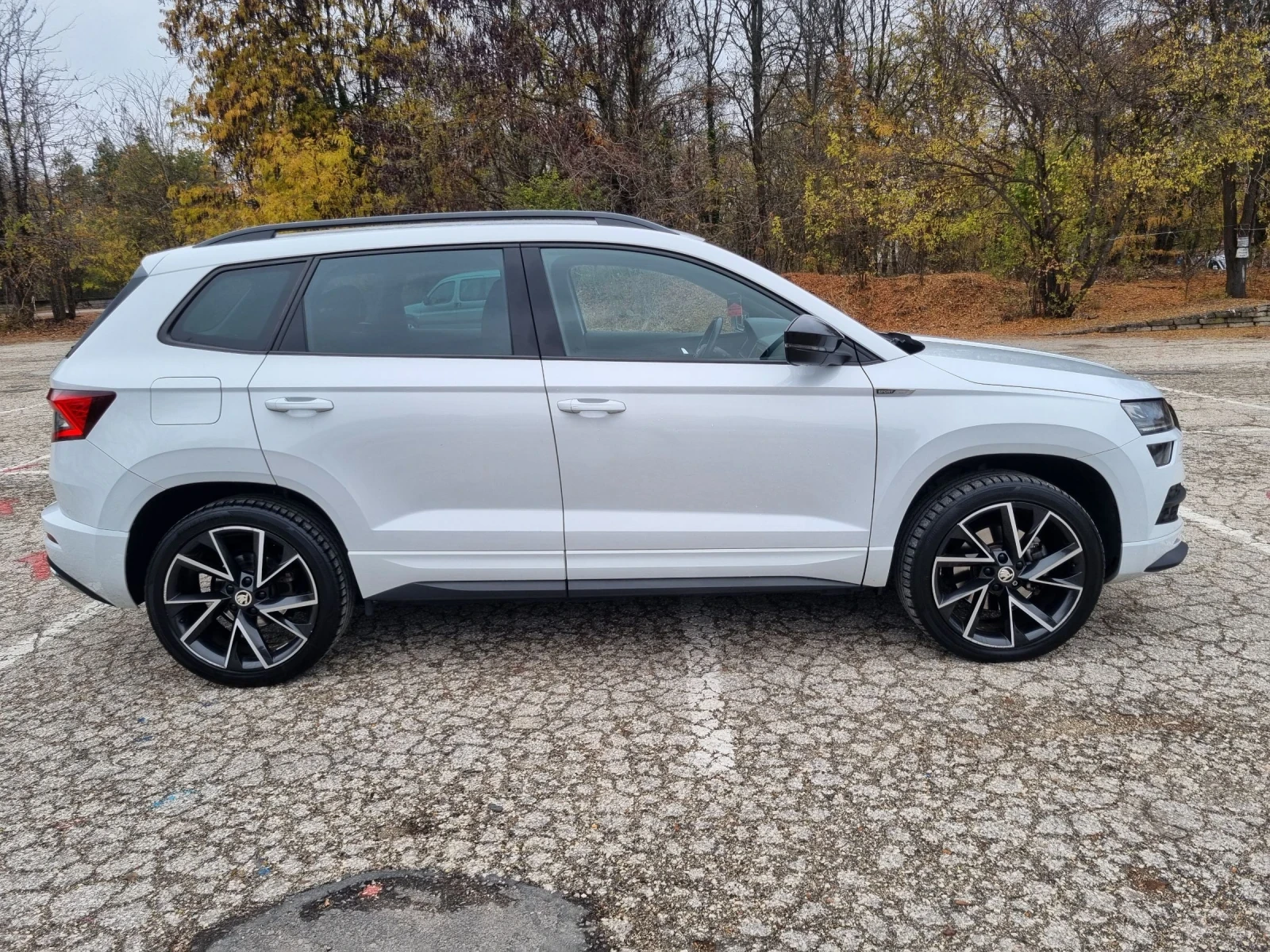 Skoda Karoq 2.0TDI 4x4 150кс Sport Line Recaro Matrix Digital - изображение 8