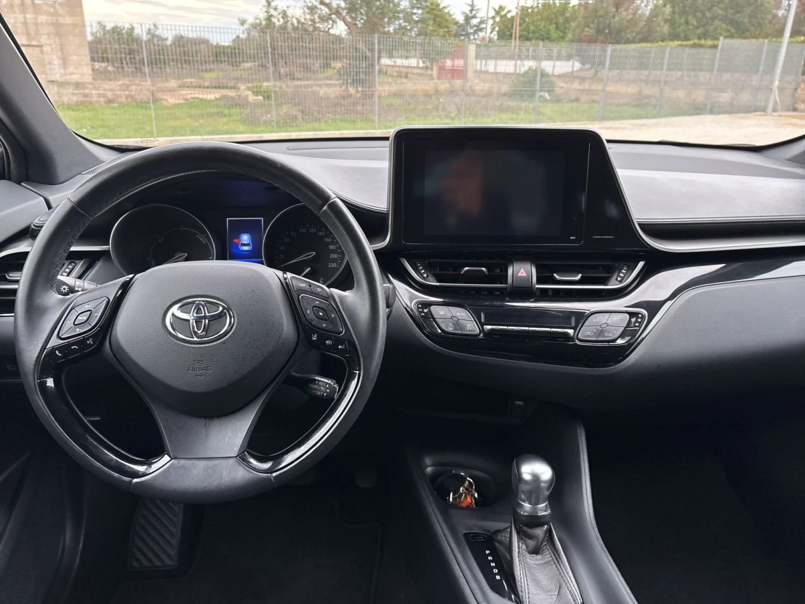 Toyota C-HR 1.8/CarPlay/Подгрев/Нави/45200км/Цена до България - изображение 7