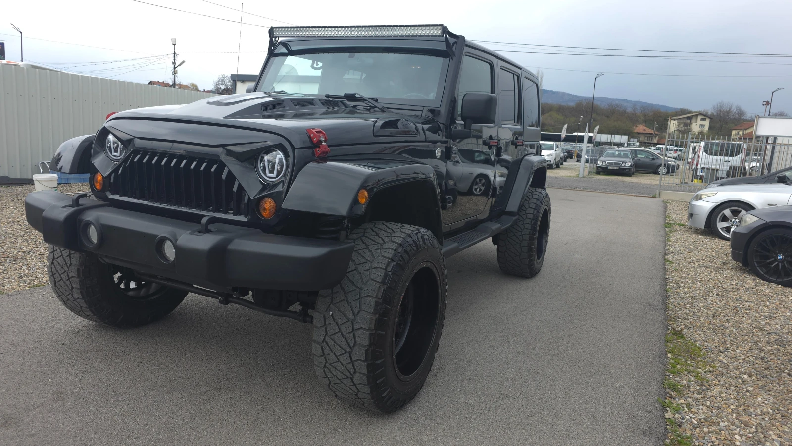 Jeep Wrangler 3.8l SAHARA - изображение 3