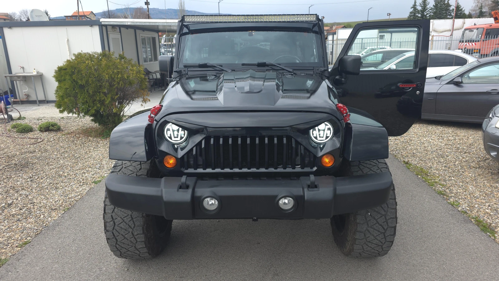 Jeep Wrangler 3.8l SAHARA - изображение 9