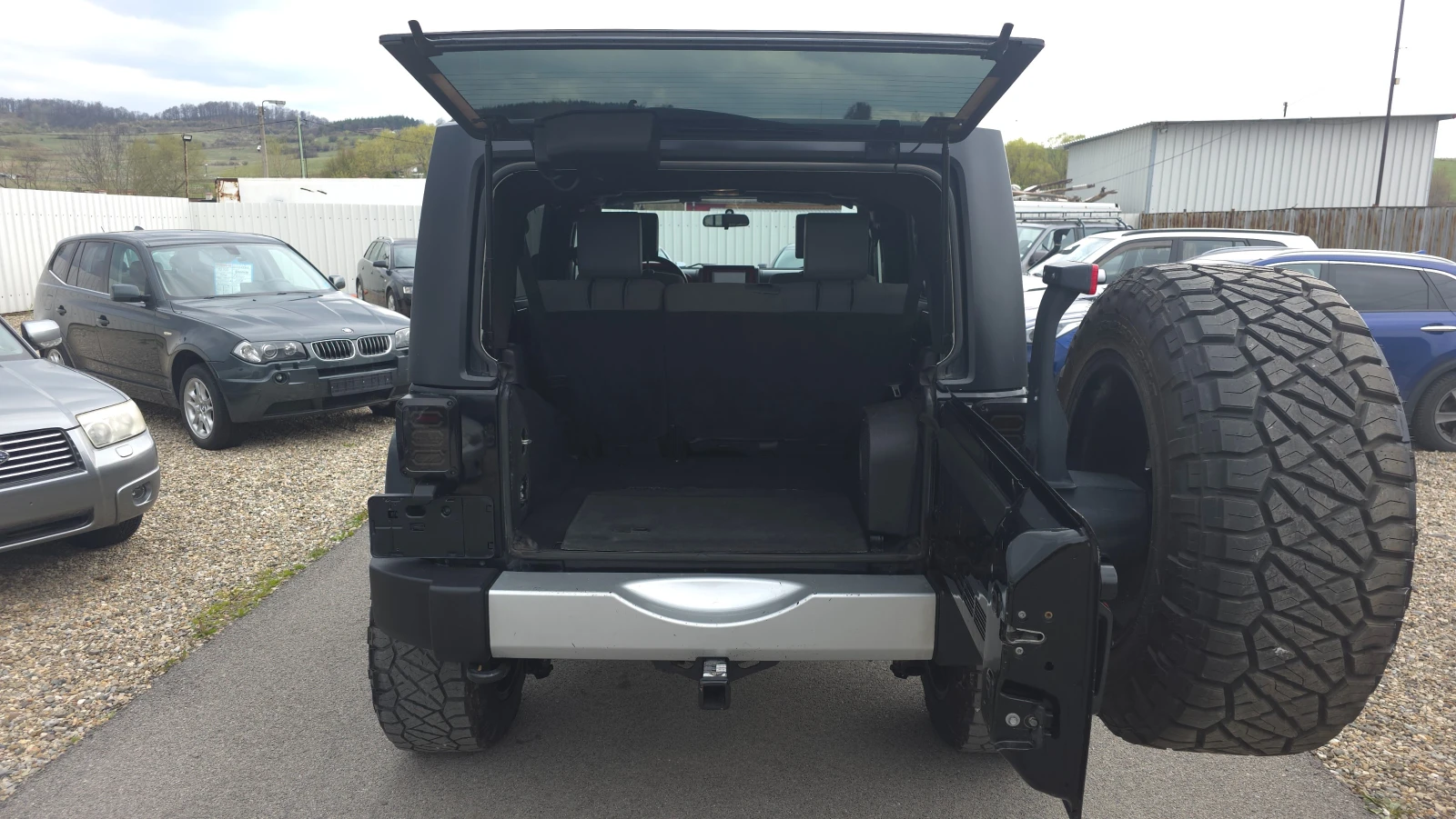 Jeep Wrangler 3.8l SAHARA - изображение 8