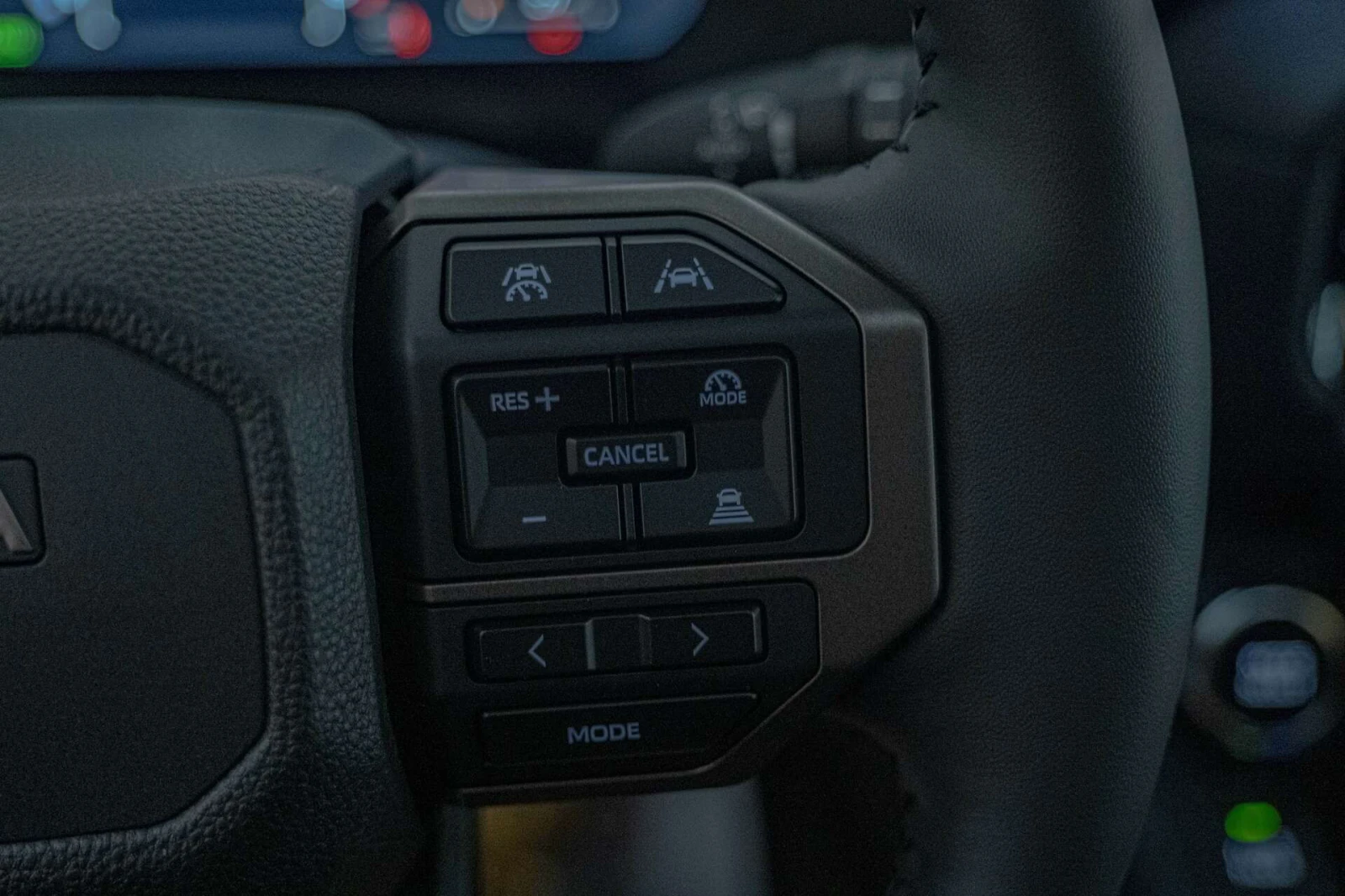 Toyota Land cruiser J250/i-Force MAX/4WD/Обдухване/Lane Assist/Virtual - изображение 8