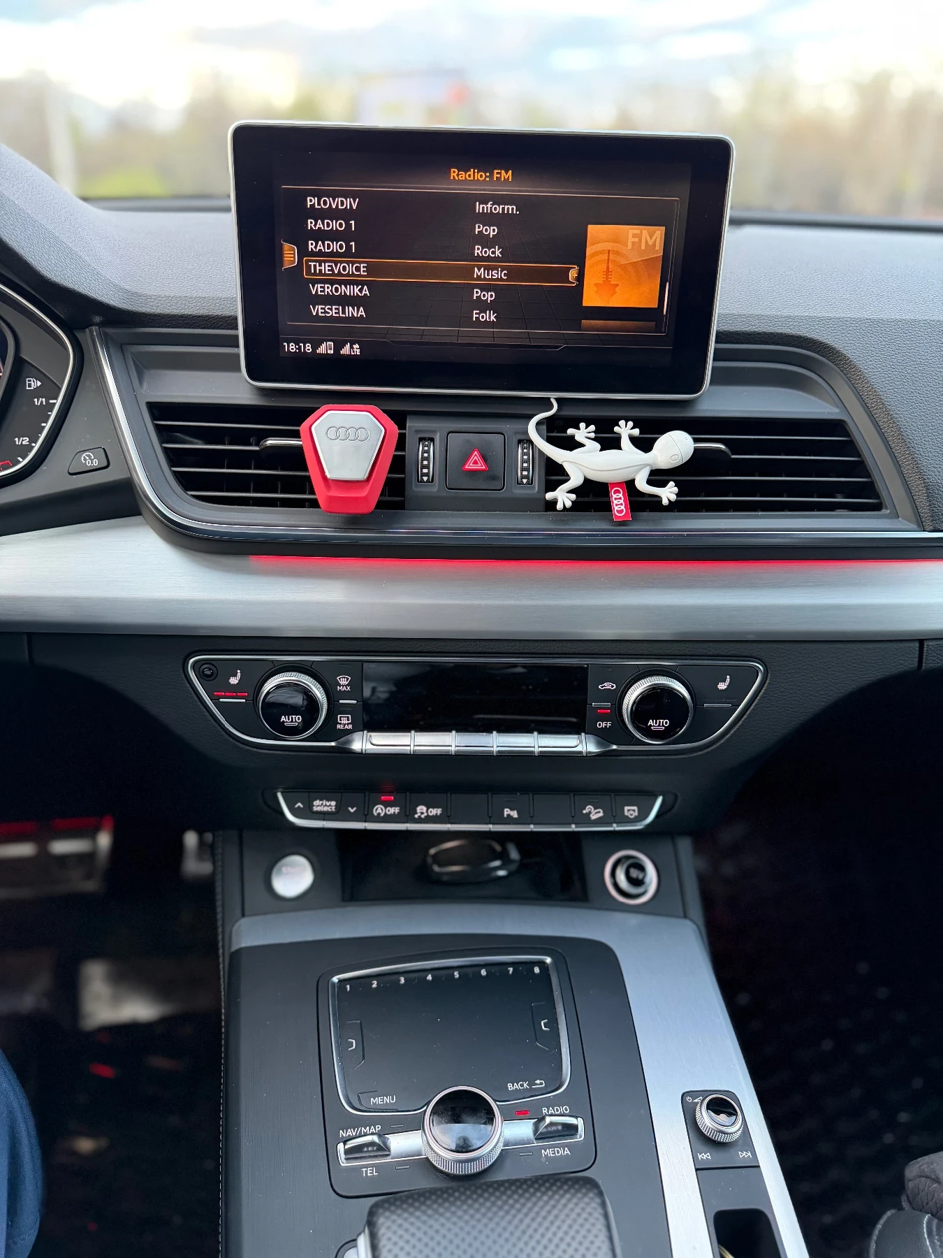 Audi Q5, снимка 9 - Автомобили и джипове - 53989415