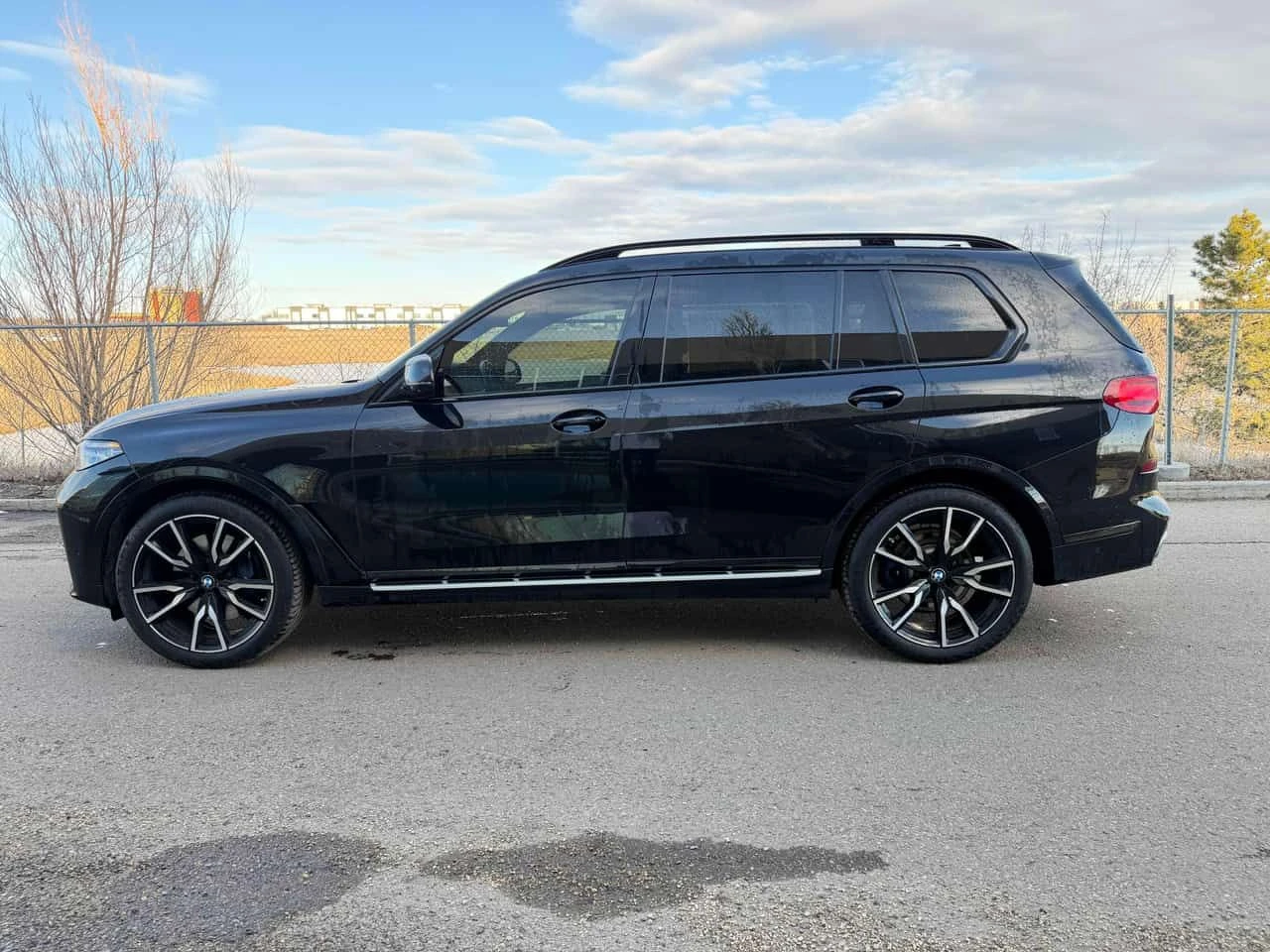 BMW X7 xDrive50i/ПАНОРАМА/B&W/ОБДУХВАНЕ/360/ДИСТРОНИК, снимка 3 - Автомобили и джипове - 54155523