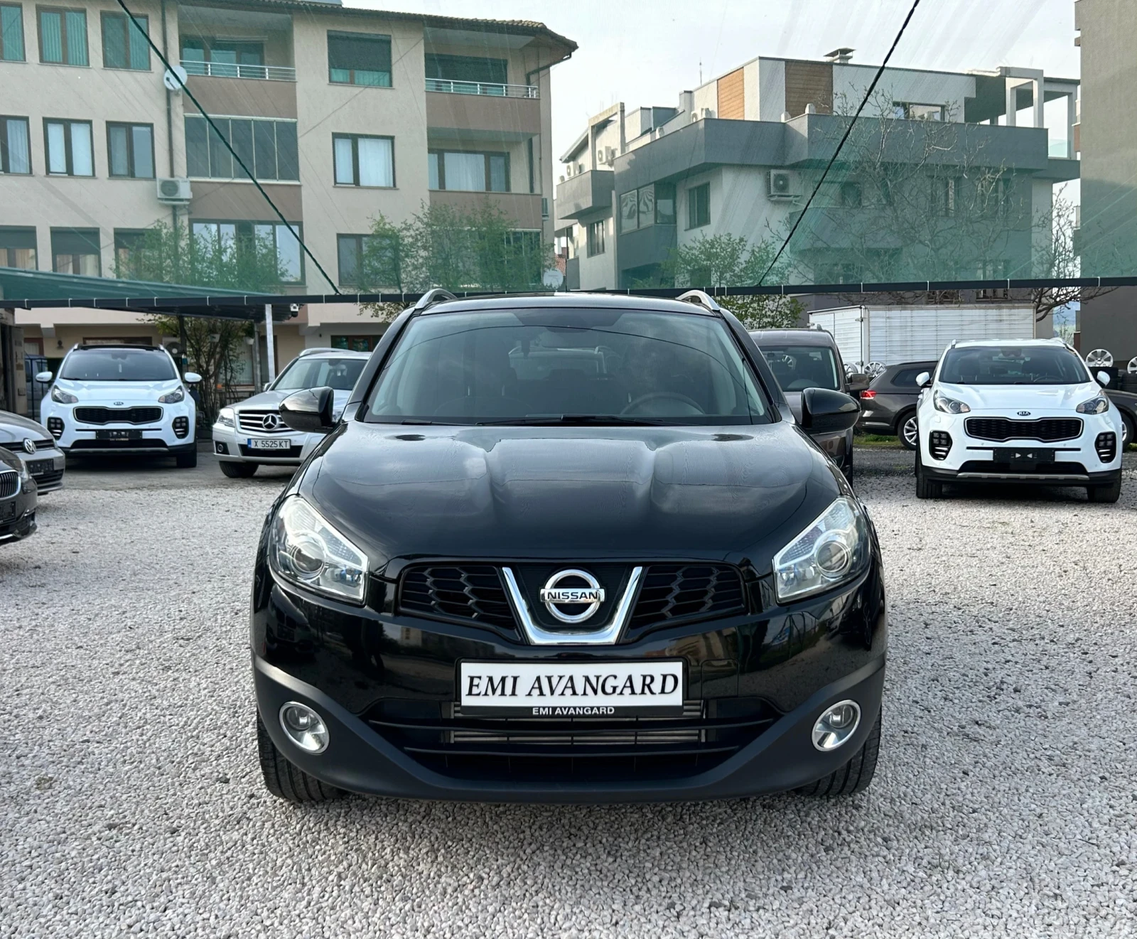 Nissan Qashqai 1.6 DCI, снимка 2 - Автомобили и джипове - 54183635
