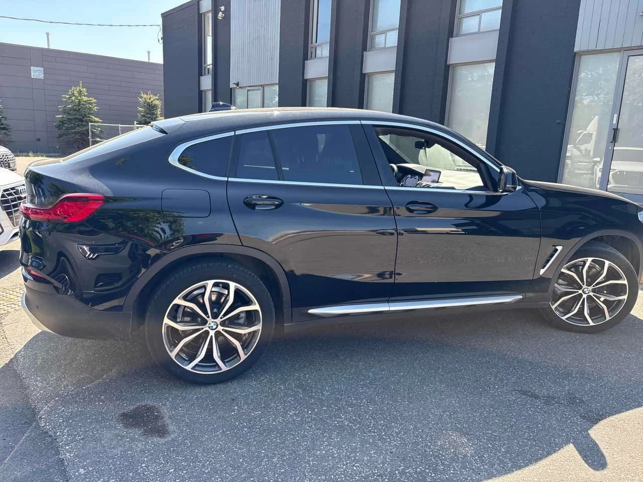 BMW X4 XDRIVE * M ЧЕРВЕН САЛОН* ПАНОРАМА* , снимка 4 - Автомобили и джипове - 54703132
