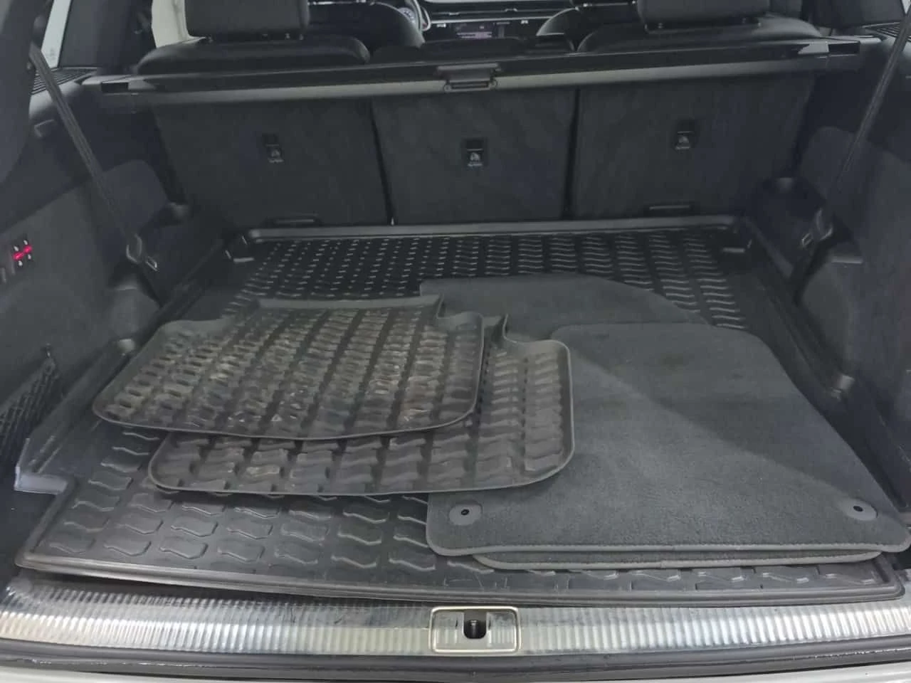 Audi Q7 * TECHNIK * CARFAX * БЕЗ ПЪРВОНАЧАЛНА ВНОСКА, снимка 14 - Автомобили и джипове - 55165453