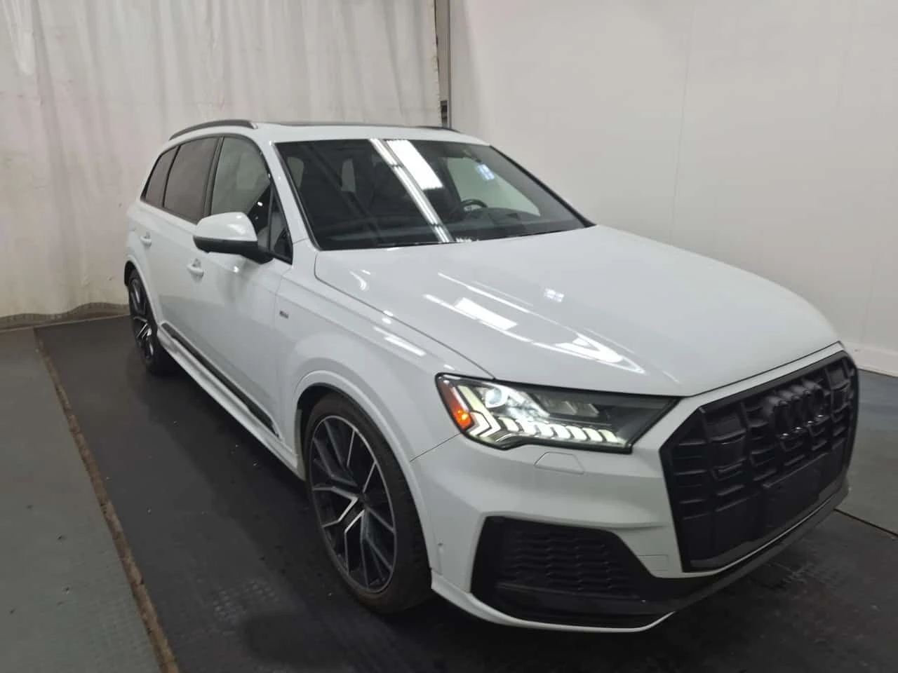 Audi Q7 * TECHNIK * CARFAX * БЕЗ ПЪРВОНАЧАЛНА ВНОСКА, снимка 2 - Автомобили и джипове - 55165453