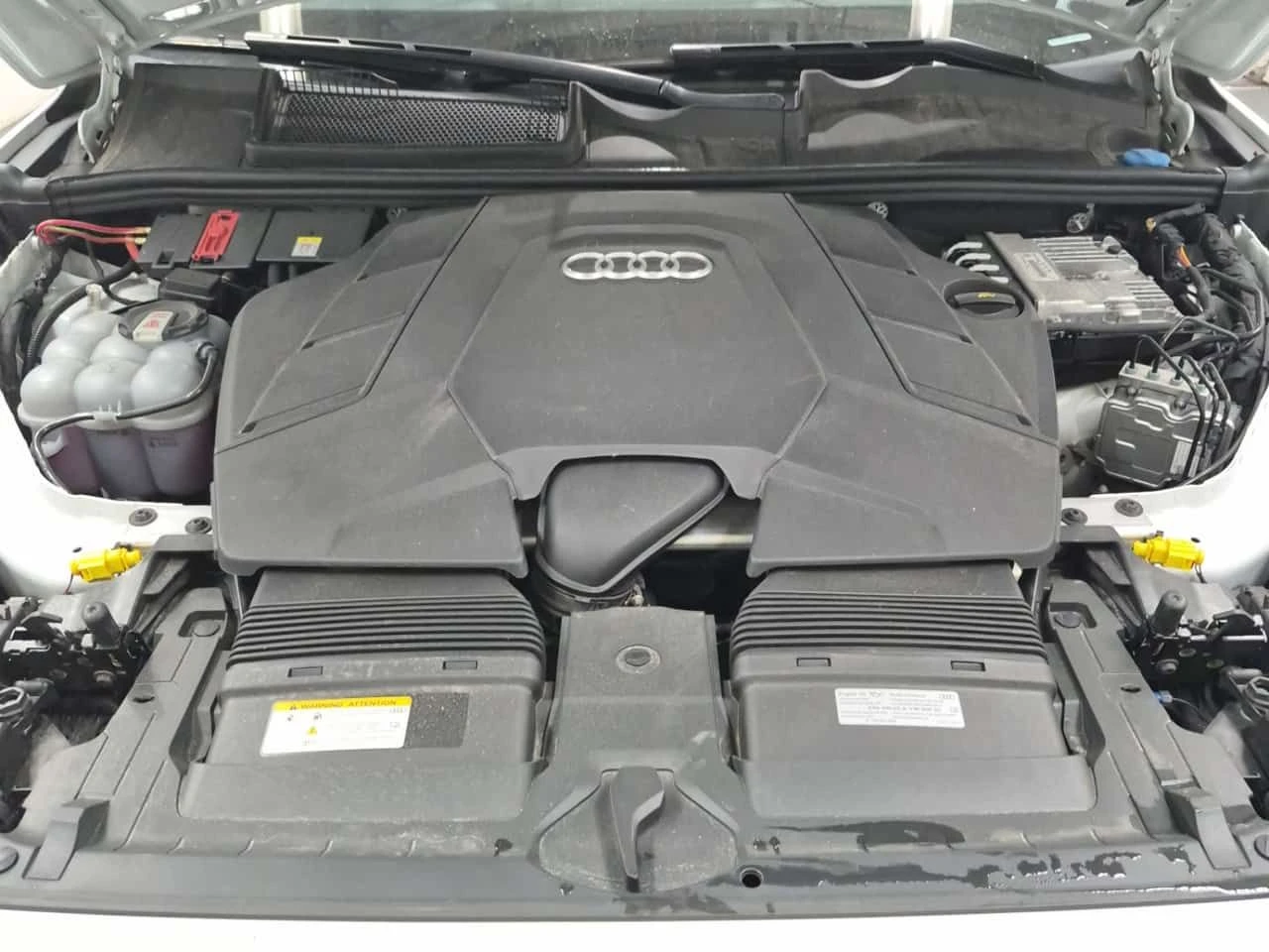 Audi Q7 * TECHNIK * CARFAX * БЕЗ ПЪРВОНАЧАЛНА ВНОСКА, снимка 16 - Автомобили и джипове - 55165453