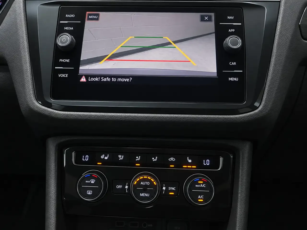 VW Tiguan Highline R-Line 4MOTION / NAVI / Pano Roof / | Mobile.bg � ����������� 16