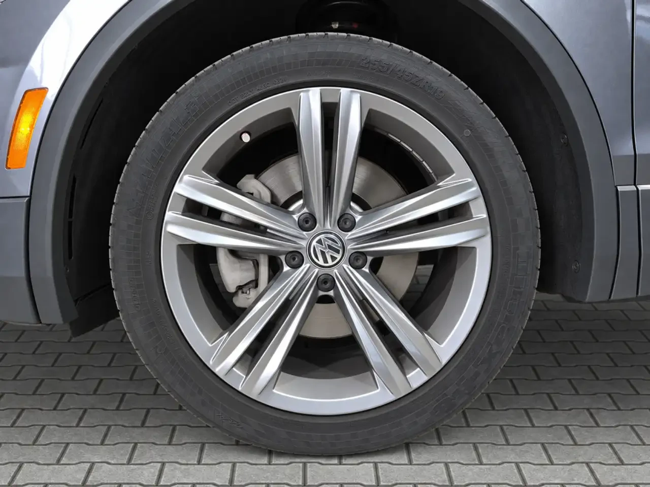 VW Tiguan Highline R-Line 4MOTION / NAVI / Pano Roof / | Mobile.bg � ����������� 7