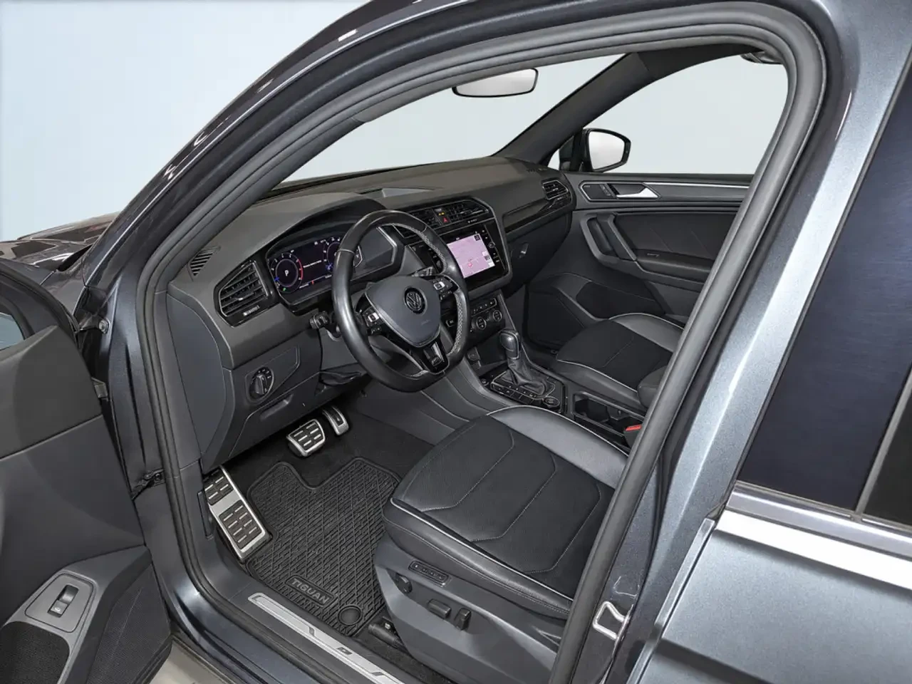 VW Tiguan Highline R-Line 4MOTION / NAVI / Pano Roof / | Mobile.bg � ����������� 11