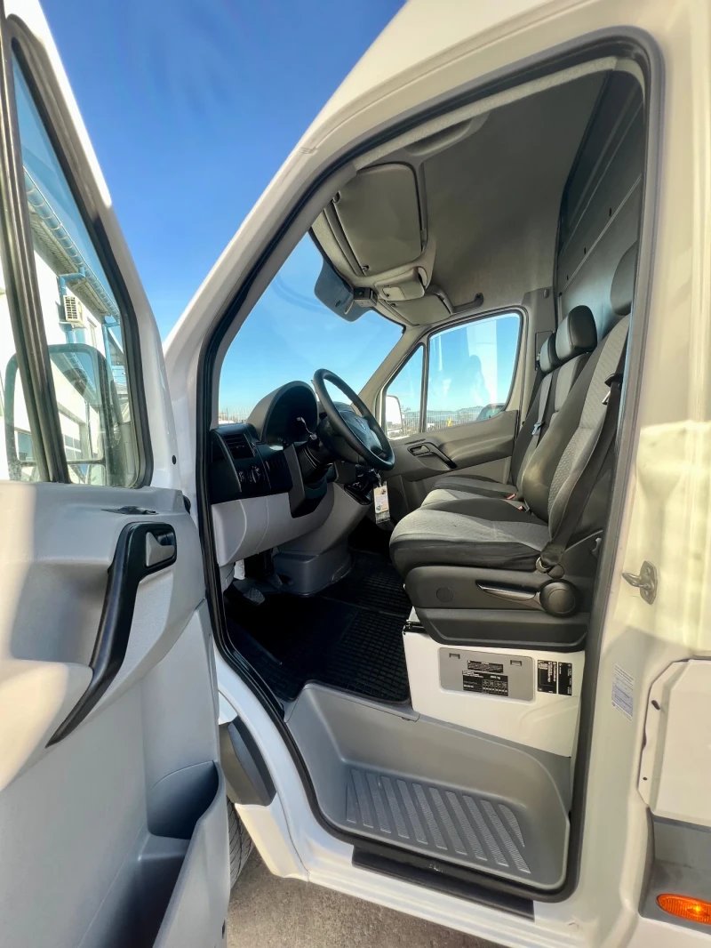 VW Crafter Хладилен / Макси база / Климатроник, снимка 12 - Бусове и автобуси - 48500478