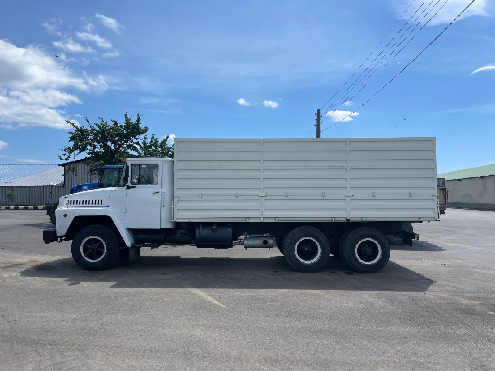 Kraz 257 Зърновоз, снимка 4 - Камиони - 55083593