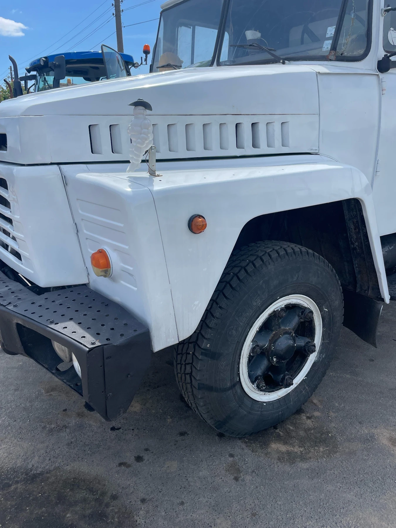 Kraz 257 Зърновоз, снимка 2 - Камиони - 55083593