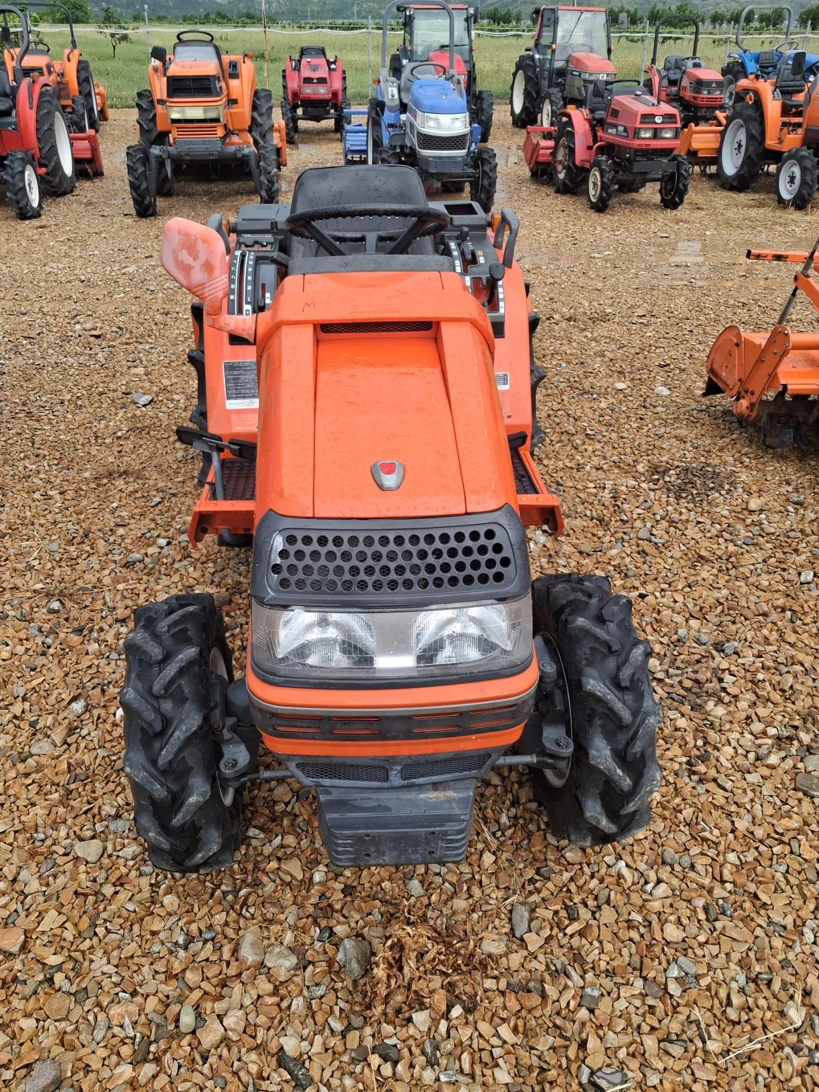 Трактор Kubota СКАЙТРАК , снимка 2 - Селскостопанска техника - 54806175