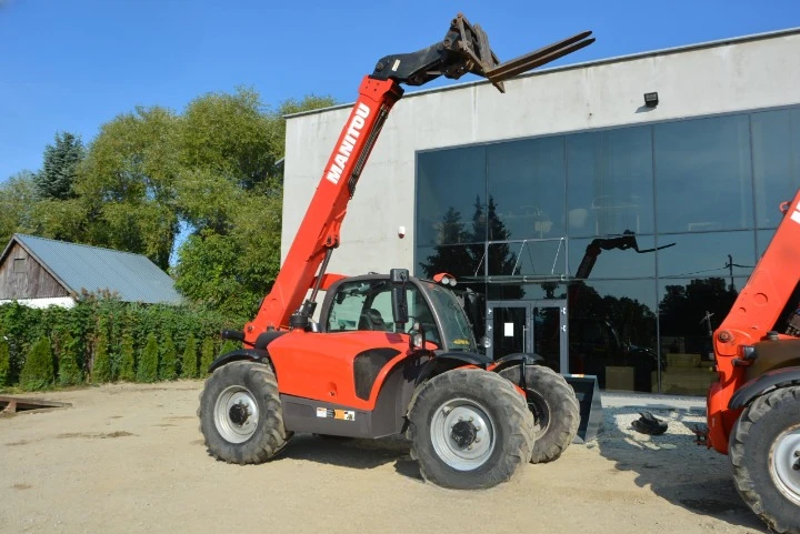 Телескопични товарачи Manitou MLT 735, снимка 5 - Индустриална техника - 48690788