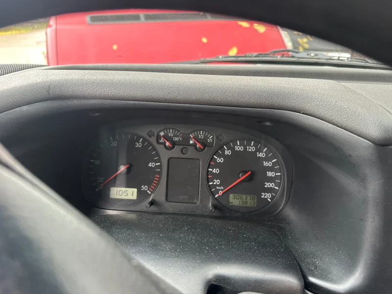 Кемпер VW Volkswagen Transporter (2, 5 TDI 85 к.с.) Californ, снимка 8 - Каравани и кемпери - 52586816