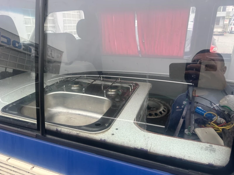 Кемпер VW Volkswagen Transporter (2, 5 TDI 85 к.с.) Californ, снимка 14 - Каравани и кемпери - 52586816