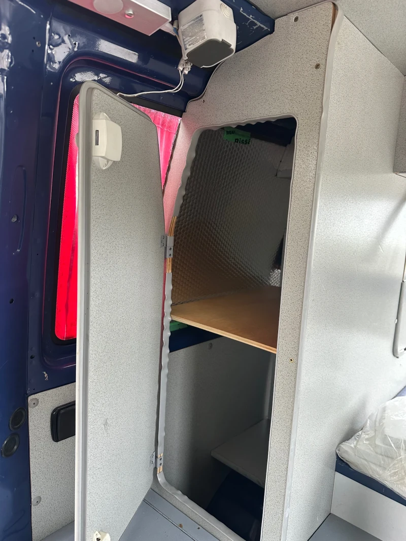 Кемпер VW Volkswagen Transporter (2, 5 TDI 85 к.с.) Californ, снимка 6 - Каравани и кемпери - 52586816