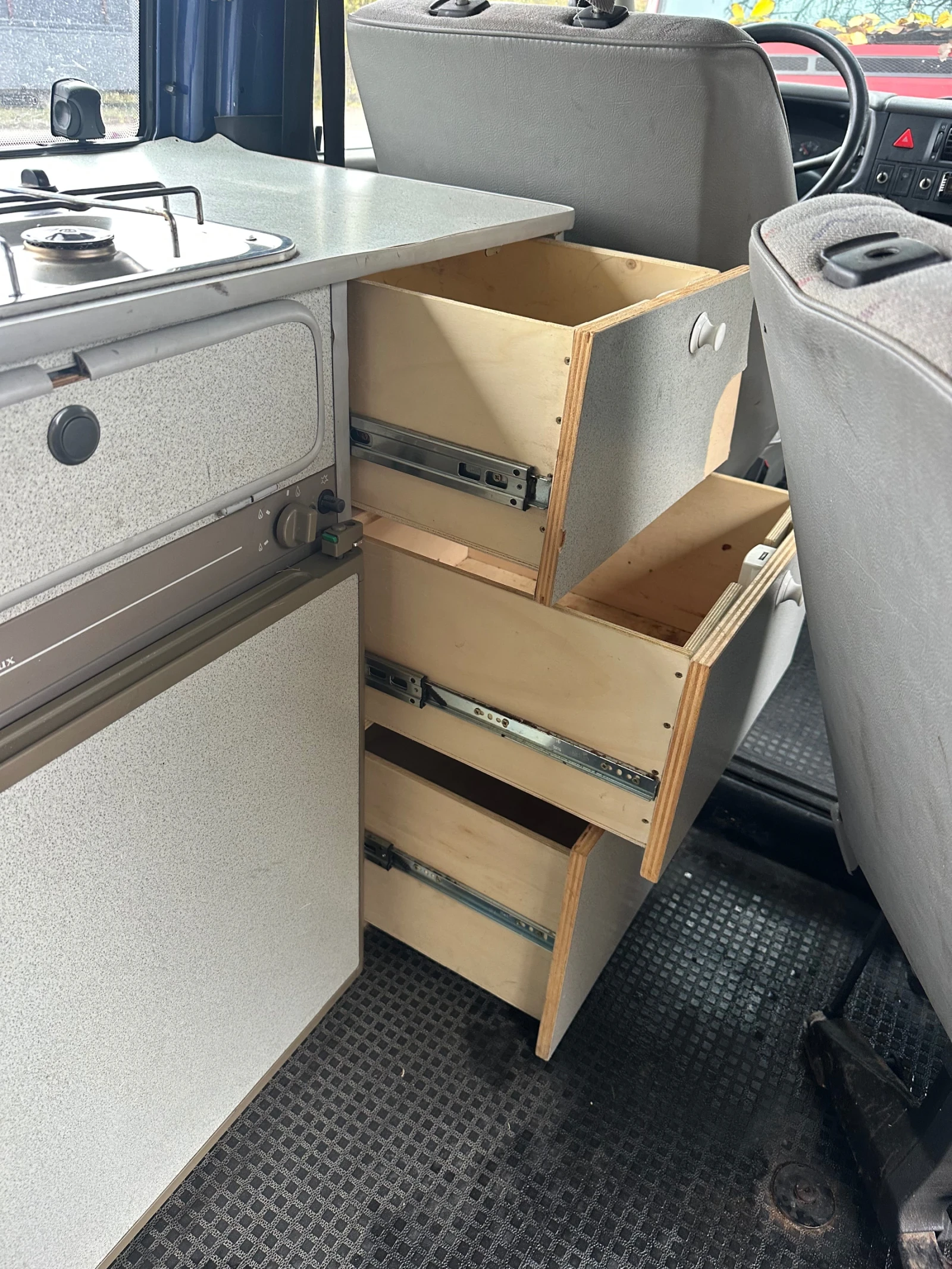 Кемпер VW Volkswagen Transporter (2, 5 TDI 85 к.с.) Californ - изображение 3