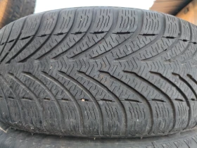 Гуми Зимни 215/50R17, снимка 1 - Гуми и джанти - 47409477